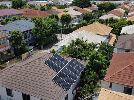 คณะรัฐมนตรีไทยประกาศนโยบายสนับสนุน Solar Rooftop เพื่อขยายพลังงานสะอาดและลดการปล่อยคาร์บอน