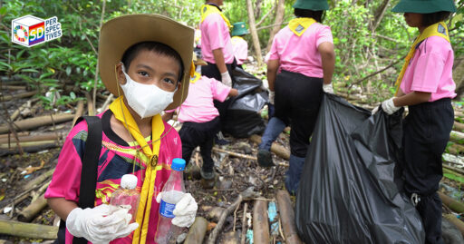 TU International Coastal Cleanup Day ทำความสะอาดชายฝั่ง – SD Perspectives Sustainability Media in Thailand