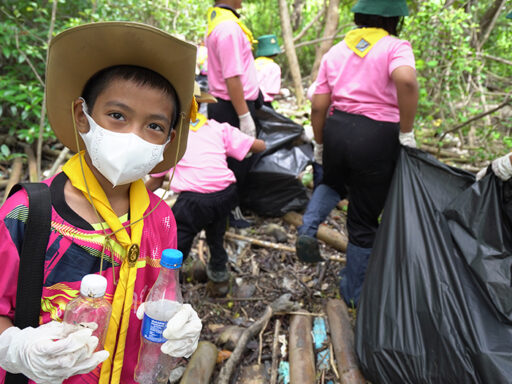 TU International Coastal Cleanup Day ทำความสะอาดชายฝั่ง – SD Perspectives Sustainability Media in Thailand
